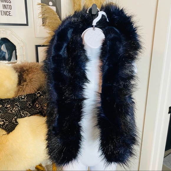 H&M Exclusive Autumn Collection Fur Stole Vest - Picture 8 of 14